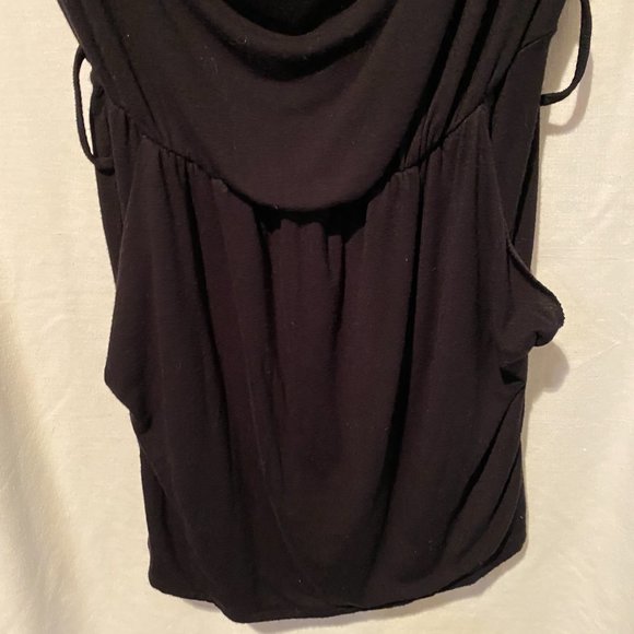 Ladies sleeveless top - Picture 3 of 4
